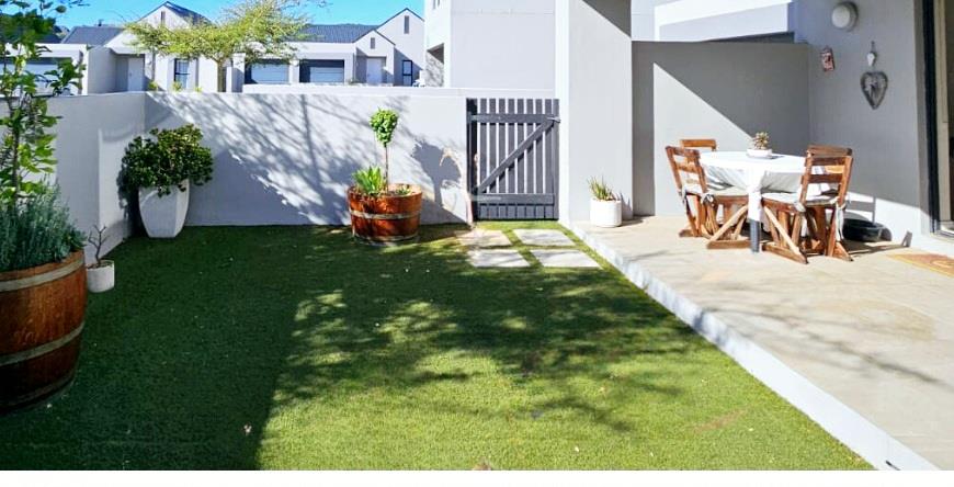 3 Bedroom Property for Sale in Aan de Wijnlanden Western Cape